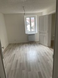 APPARTEMENT - GRANGES SUR VOLOGNE - 3 pice(s) - 50 m² :: Loyer mensuel : 420.00€