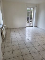 APPARTEMENT - GRANGES SUR VOLOGNE -  4 pi�ces (104 m�) :: Loyer mensuel : 620,00 &euro;uros