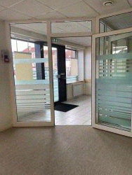 LOCAL COMMERCIAL - SAINT-DIE -  3 pi�ces (61 m�) :: Loyer mensuel : 770,00 &euro;uros