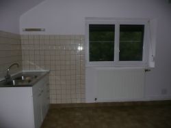 APPARTEMENT - DEYFOSSE - 5 pi�ce(s) - 119 m&sup2; :: Loyer mensuel : 650.00&euro;