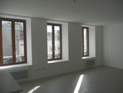 APPARTEMENT - SENONES -  3 pi�ces (69 m�) :: Loyer mensuel : 380,00 &euro;uros