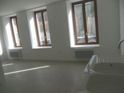 APPARTEMENT - SENONES -  3 pi�ces (69 m�) :: Loyer mensuel : 380,00 &euro;uros