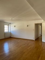 APPARTEMENT -  SENONES -  3 pi�ces (68 m�) :: Loyer mensuel : 425,00 &euro;uros